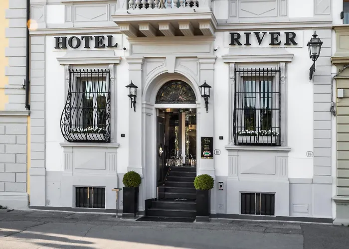 Lhp Hotel River & Spa